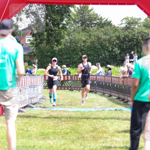 21.06.2026 - 29. Vierlanden-Triathlon Andreas Tolksdorf http://msf.ph/oto/9922429 21.06.2026 13:52:11 Ziel 235, 1028, 1044, 1087 meine-sportfotos.de