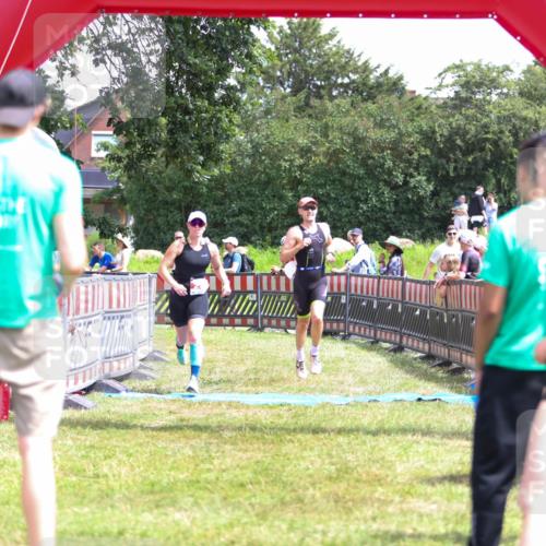 21.06.2026 - 29. Vierlanden-Triathlon Andreas Tolksdorf http://msf.ph/oto/9922430 21.06.2026 13:52:11 Ziel 235, 1028, 1044, 1087 meine-sportfotos.de