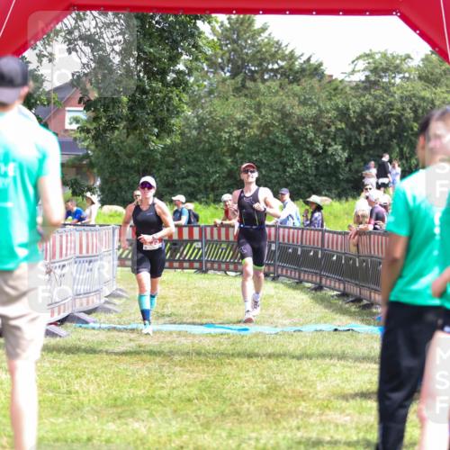 21.06.2026 - 29. Vierlanden-Triathlon Andreas Tolksdorf http://msf.ph/oto/9922436 21.06.2026 13:52:11 Ziel 235, 1028, 1044, 1087 meine-sportfotos.de