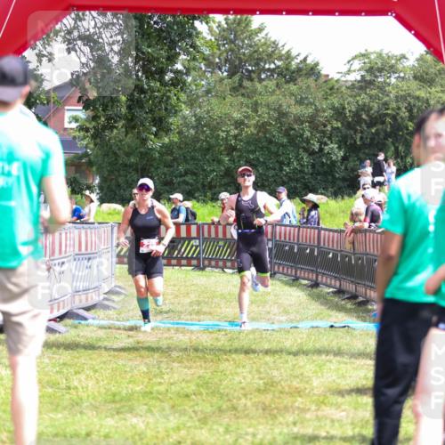21.06.2026 - 29. Vierlanden-Triathlon Andreas Tolksdorf http://msf.ph/oto/9922438 21.06.2026 13:52:11 Ziel 235, 1028, 1044, 1087 meine-sportfotos.de