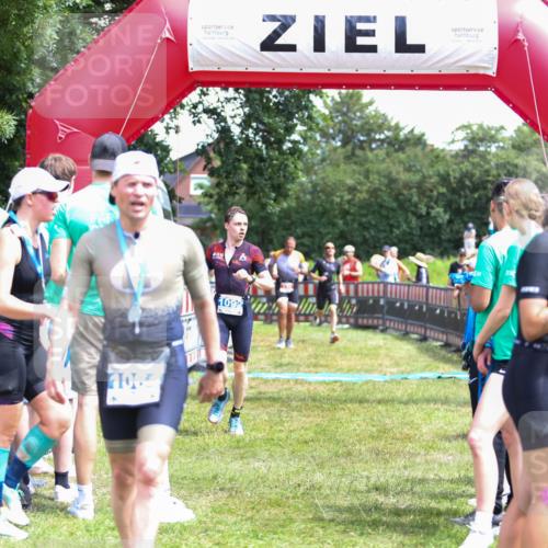 21.06.2026 - 29. Vierlanden-Triathlon Andreas Tolksdorf http://msf.ph/oto/9922462 21.06.2026 13:52:39 Ziel 120, 1029, 1092 meine-sportfotos.de
