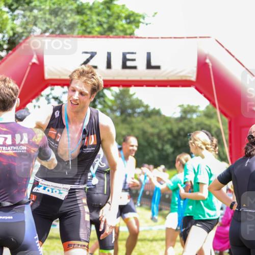 21.06.2026 - 29. Vierlanden-Triathlon Andreas Tolksdorf http://msf.ph/oto/9922474 21.06.2026 13:52:49 Ziel 20, 257 meine-sportfotos.de