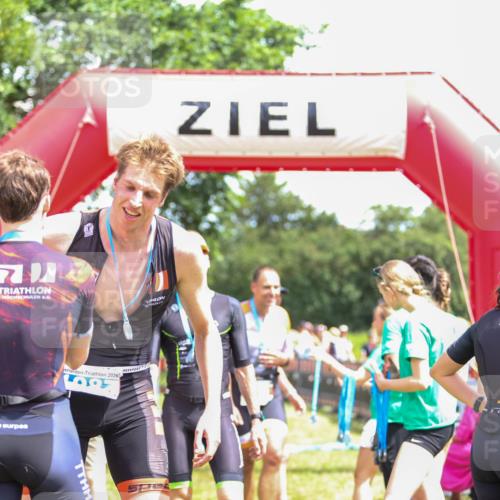 21.06.2026 - 29. Vierlanden-Triathlon Andreas Tolksdorf http://msf.ph/oto/9922478 21.06.2026 13:52:50 Ziel 20, 257 meine-sportfotos.de