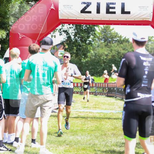 21.06.2026 - 29. Vierlanden-Triathlon Andreas Tolksdorf http://msf.ph/oto/9922488 21.06.2026 13:53:05 Ziel 752, 1023 meine-sportfotos.de
