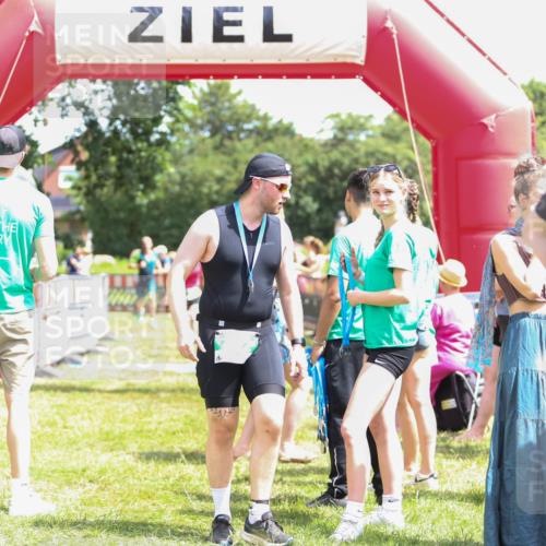 21.06.2026 - 29. Vierlanden-Triathlon Andreas Tolksdorf http://msf.ph/oto/9922496 21.06.2026 13:53:15 Ziel 861, 1036 meine-sportfotos.de