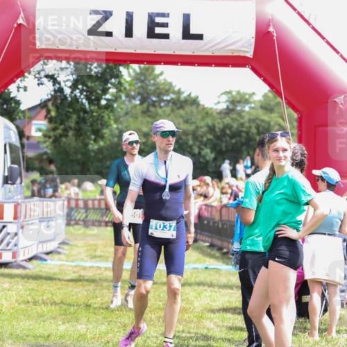 21.06.2026 - 29. Vierlanden-Triathlon Andreas Tolksdorf http://msf.ph/oto/9922509 21.06.2026 13:54:08 Ziel 80, 871 meine-sportfotos.de
