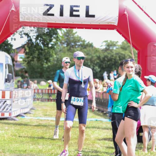 21.06.2026 - 29. Vierlanden-Triathlon Andreas Tolksdorf http://msf.ph/oto/9922511 21.06.2026 13:54:08 Ziel 80, 871 meine-sportfotos.de