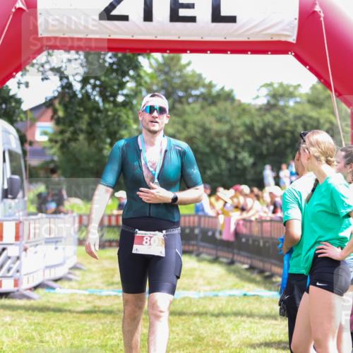 21.06.2026 - 29. Vierlanden-Triathlon Andreas Tolksdorf http://msf.ph/oto/9922515 21.06.2026 13:54:12 Ziel 871, 1048 meine-sportfotos.de