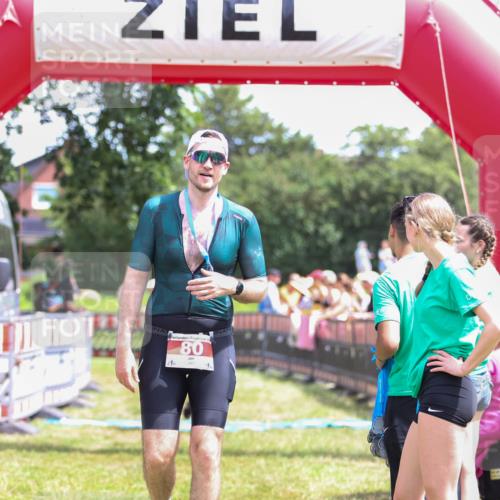 21.06.2026 - 29. Vierlanden-Triathlon Andreas Tolksdorf http://msf.ph/oto/9922521 21.06.2026 13:54:13 Ziel 871, 1048 meine-sportfotos.de