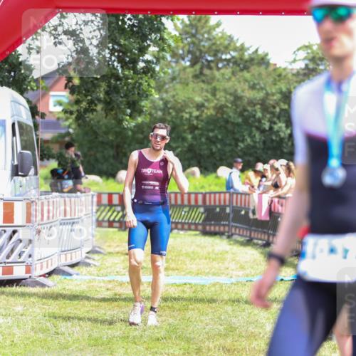 21.06.2026 - 29. Vierlanden-Triathlon Andreas Tolksdorf http://msf.ph/oto/9922543 21.06.2026 13:54:25 Ziel 905, 1048 meine-sportfotos.de