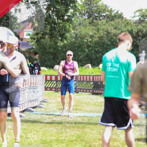 21.06.2026 - 29. Vierlanden-Triathlon Andreas Tolksdorf http://msf.ph/oto/9922572 21.06.2026 13:54:43 Ziel 1042, 1067, 1085 meine-sportfotos.de