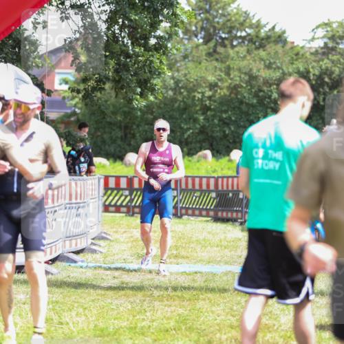 21.06.2026 - 29. Vierlanden-Triathlon Andreas Tolksdorf http://msf.ph/oto/9922573 21.06.2026 13:54:43 Ziel 1042, 1067, 1085 meine-sportfotos.de