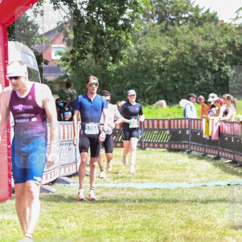 21.06.2026 - 29. Vierlanden-Triathlon Andreas Tolksdorf http://msf.ph/oto/9922577 21.06.2026 13:54:54 Ziel 18, 831, 1085 meine-sportfotos.de