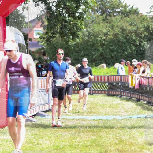 21.06.2026 - 29. Vierlanden-Triathlon Andreas Tolksdorf http://msf.ph/oto/9922578 21.06.2026 13:54:54 Ziel 18, 831, 1085 meine-sportfotos.de