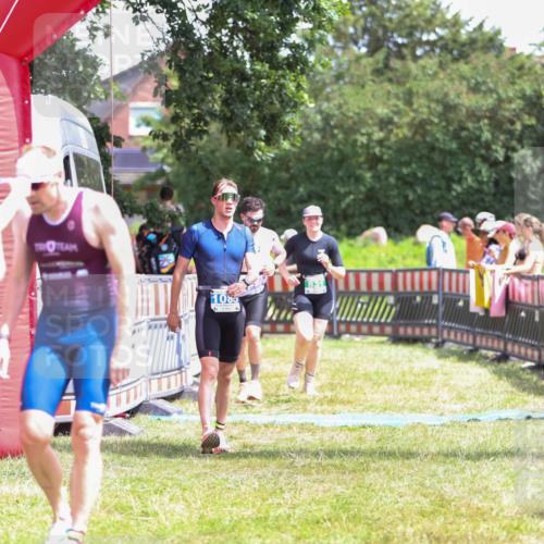 21.06.2026 - 29. Vierlanden-Triathlon Andreas Tolksdorf http://msf.ph/oto/9922579 21.06.2026 13:54:54 Ziel 18, 831, 1085 meine-sportfotos.de