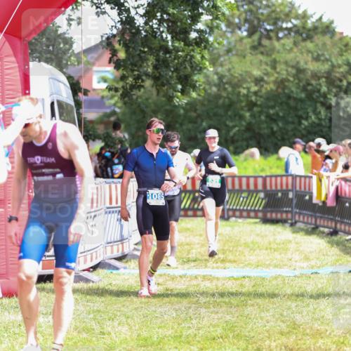 21.06.2026 - 29. Vierlanden-Triathlon Andreas Tolksdorf http://msf.ph/oto/9922581 21.06.2026 13:54:55 Ziel 18, 831, 1085 meine-sportfotos.de