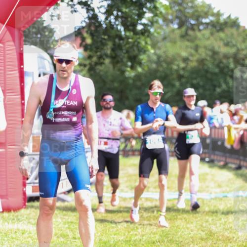 21.06.2026 - 29. Vierlanden-Triathlon Andreas Tolksdorf http://msf.ph/oto/9922584 21.06.2026 13:54:56 Ziel 18, 831, 1085 meine-sportfotos.de