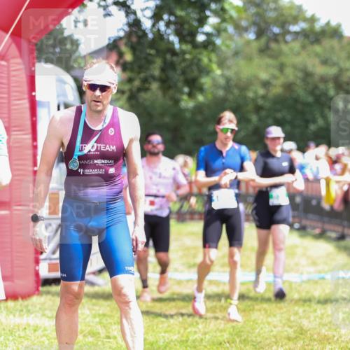 21.06.2026 - 29. Vierlanden-Triathlon Andreas Tolksdorf http://msf.ph/oto/9922585 21.06.2026 13:54:57 Ziel 18, 831, 1085 meine-sportfotos.de