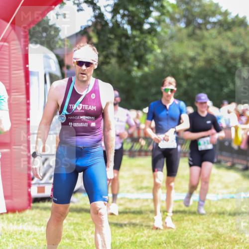 21.06.2026 - 29. Vierlanden-Triathlon Andreas Tolksdorf http://msf.ph/oto/9922588 21.06.2026 13:54:57 Ziel 18, 831, 1085 meine-sportfotos.de