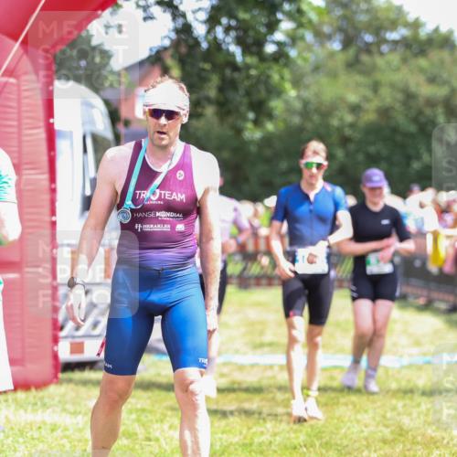21.06.2026 - 29. Vierlanden-Triathlon Andreas Tolksdorf http://msf.ph/oto/9922589 21.06.2026 13:54:57 Ziel 18, 831, 1085 meine-sportfotos.de