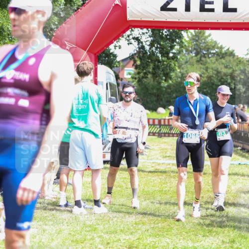 21.06.2026 - 29. Vierlanden-Triathlon Andreas Tolksdorf http://msf.ph/oto/9922591 21.06.2026 13:55:02 Ziel 816, 1025 meine-sportfotos.de