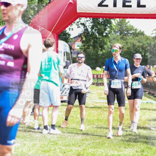 21.06.2026 - 29. Vierlanden-Triathlon Andreas Tolksdorf http://msf.ph/oto/9922593 21.06.2026 13:55:02 Ziel 816, 1025 meine-sportfotos.de