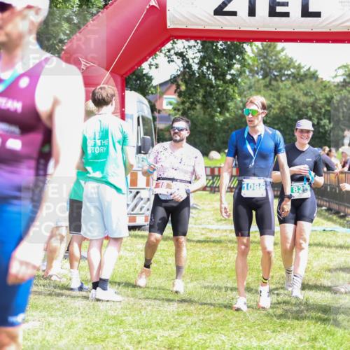 21.06.2026 - 29. Vierlanden-Triathlon Andreas Tolksdorf http://msf.ph/oto/9922594 21.06.2026 13:55:03 Ziel 816, 1025 meine-sportfotos.de