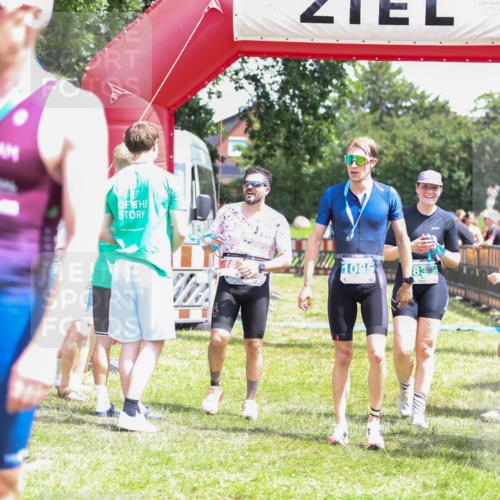 21.06.2026 - 29. Vierlanden-Triathlon Andreas Tolksdorf http://msf.ph/oto/9922595 21.06.2026 13:55:03 Ziel 816, 1025 meine-sportfotos.de