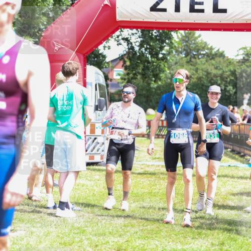 21.06.2026 - 29. Vierlanden-Triathlon Andreas Tolksdorf http://msf.ph/oto/9922596 21.06.2026 13:55:03 Ziel 816, 1025 meine-sportfotos.de