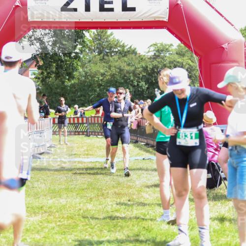 21.06.2026 - 29. Vierlanden-Triathlon Andreas Tolksdorf http://msf.ph/oto/9922600 21.06.2026 13:55:13 Ziel 816, 1025, 1035 meine-sportfotos.de
