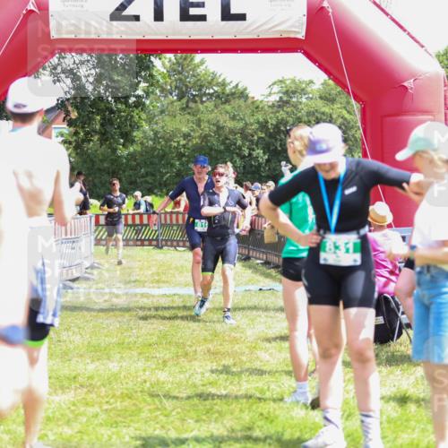 21.06.2026 - 29. Vierlanden-Triathlon Andreas Tolksdorf http://msf.ph/oto/9922601 21.06.2026 13:55:13 Ziel 816, 1025, 1035 meine-sportfotos.de