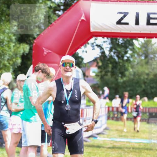 21.06.2026 - 29. Vierlanden-Triathlon Andreas Tolksdorf http://msf.ph/oto/9922616 21.06.2026 13:59:21 Ziel 260, 847, 890, 1058 meine-sportfotos.de