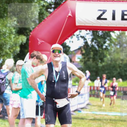21.06.2026 - 29. Vierlanden-Triathlon Andreas Tolksdorf http://msf.ph/oto/9922618 21.06.2026 13:59:21 Ziel 260, 847, 890, 1058 meine-sportfotos.de