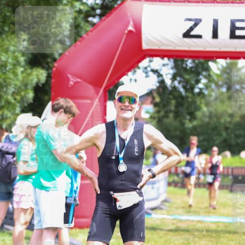 21.06.2026 - 29. Vierlanden-Triathlon Andreas Tolksdorf http://msf.ph/oto/9922628 21.06.2026 13:59:21 Ziel 260, 847, 890, 1058 meine-sportfotos.de