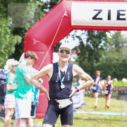 21.06.2026 - 29. Vierlanden-Triathlon Andreas Tolksdorf http://msf.ph/oto/9922629 21.06.2026 13:59:21 Ziel 260, 847, 890, 1058 meine-sportfotos.de
