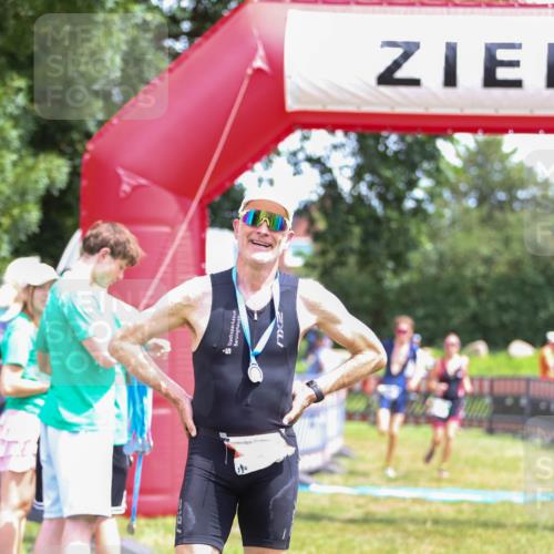 21.06.2026 - 29. Vierlanden-Triathlon Andreas Tolksdorf http://msf.ph/oto/9922632 21.06.2026 13:59:21 Ziel 260, 847, 890, 1058 meine-sportfotos.de