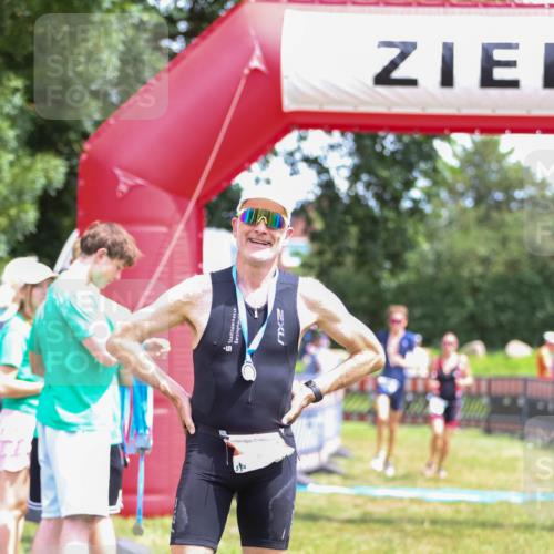 21.06.2026 - 29. Vierlanden-Triathlon Andreas Tolksdorf http://msf.ph/oto/9922634 21.06.2026 13:59:21 Ziel 260, 847, 890, 1058 meine-sportfotos.de