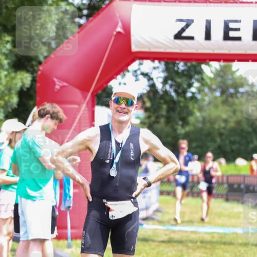 21.06.2026 - 29. Vierlanden-Triathlon Andreas Tolksdorf http://msf.ph/oto/9922636 21.06.2026 13:59:22 Ziel 260, 847, 890, 1058 meine-sportfotos.de