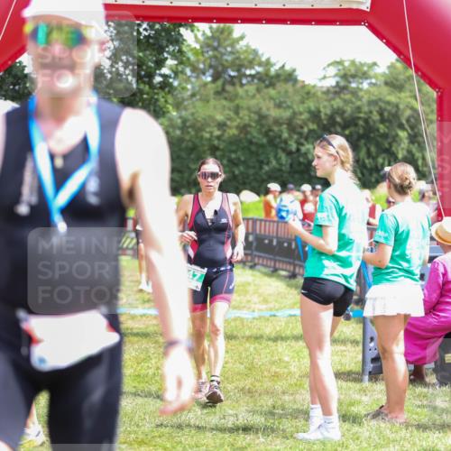 21.06.2026 - 29. Vierlanden-Triathlon Andreas Tolksdorf http://msf.ph/oto/9922639 21.06.2026 13:59:26 Ziel 260, 847, 890, 1058 meine-sportfotos.de