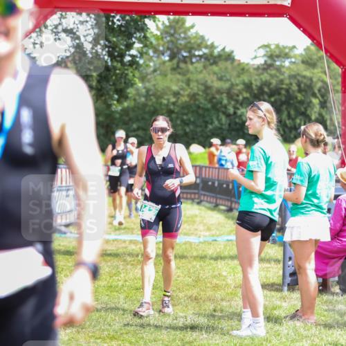 21.06.2026 - 29. Vierlanden-Triathlon Andreas Tolksdorf http://msf.ph/oto/9922647 21.06.2026 13:59:26 Ziel 260, 847, 890, 1058 meine-sportfotos.de