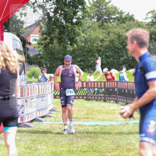 21.06.2026 - 29. Vierlanden-Triathlon Andreas Tolksdorf http://msf.ph/oto/9922660 21.06.2026 14:00:05 Ziel 832, 1079 meine-sportfotos.de