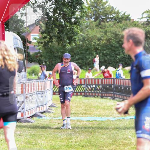 21.06.2026 - 29. Vierlanden-Triathlon Andreas Tolksdorf http://msf.ph/oto/9922661 21.06.2026 14:00:05 Ziel 832, 1079 meine-sportfotos.de