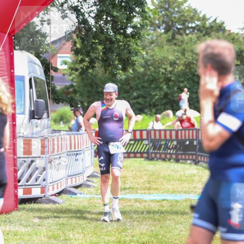 21.06.2026 - 29. Vierlanden-Triathlon Andreas Tolksdorf http://msf.ph/oto/9922666 21.06.2026 14:00:06 Ziel 223, 832, 1079 meine-sportfotos.de