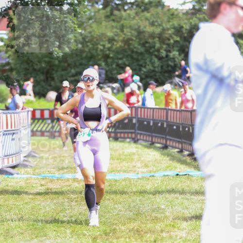 21.06.2026 - 29. Vierlanden-Triathlon Andreas Tolksdorf http://msf.ph/oto/9922674 21.06.2026 14:00:17 Ziel 223, 832, 883, 1091 meine-sportfotos.de