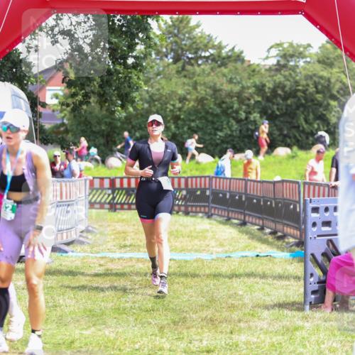 21.06.2026 - 29. Vierlanden-Triathlon Andreas Tolksdorf http://msf.ph/oto/9922694 21.06.2026 14:00:22 Ziel 223, 883, 1091 meine-sportfotos.de