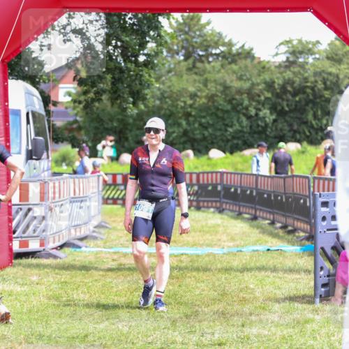 21.06.2026 - 29. Vierlanden-Triathlon Andreas Tolksdorf http://msf.ph/oto/9922695 21.06.2026 14:00:30 Ziel 1091 meine-sportfotos.de