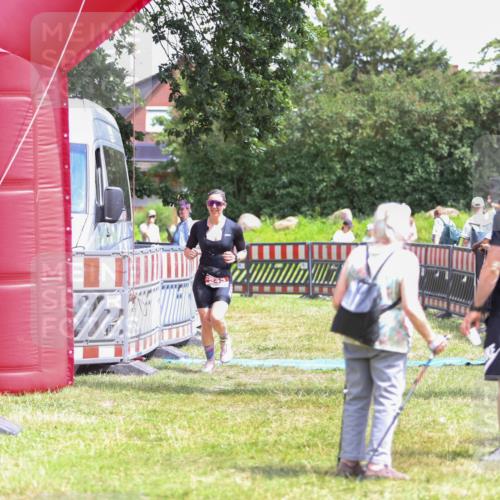 21.06.2026 - 29. Vierlanden-Triathlon Andreas Tolksdorf http://msf.ph/oto/9922707 21.06.2026 14:01:08 Ziel 245 meine-sportfotos.de