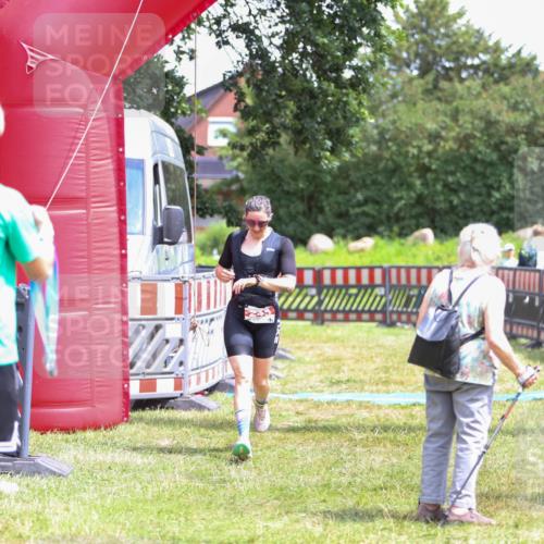 21.06.2026 - 29. Vierlanden-Triathlon Andreas Tolksdorf http://msf.ph/oto/9922708 21.06.2026 14:01:09 Ziel 245 meine-sportfotos.de