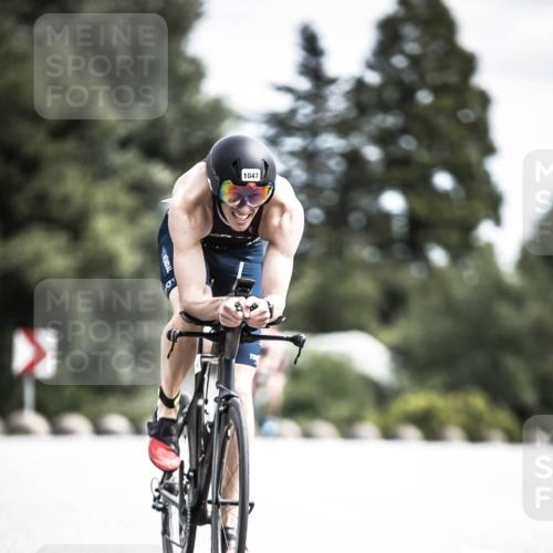 21.06.2026 - 29. Vierlanden-Triathlon H.Heesch http://msf.ph/oto/9922996 21.06.2026 13:02:08 Radfahren 1047 meine-sportfotos.de