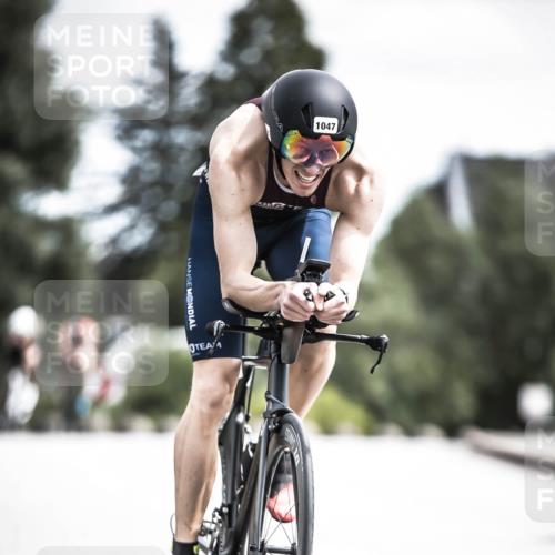 21.06.2026 - 29. Vierlanden-Triathlon H.Heesch http://msf.ph/oto/9923002 21.06.2026 13:02:08 Radfahren 1047 meine-sportfotos.de